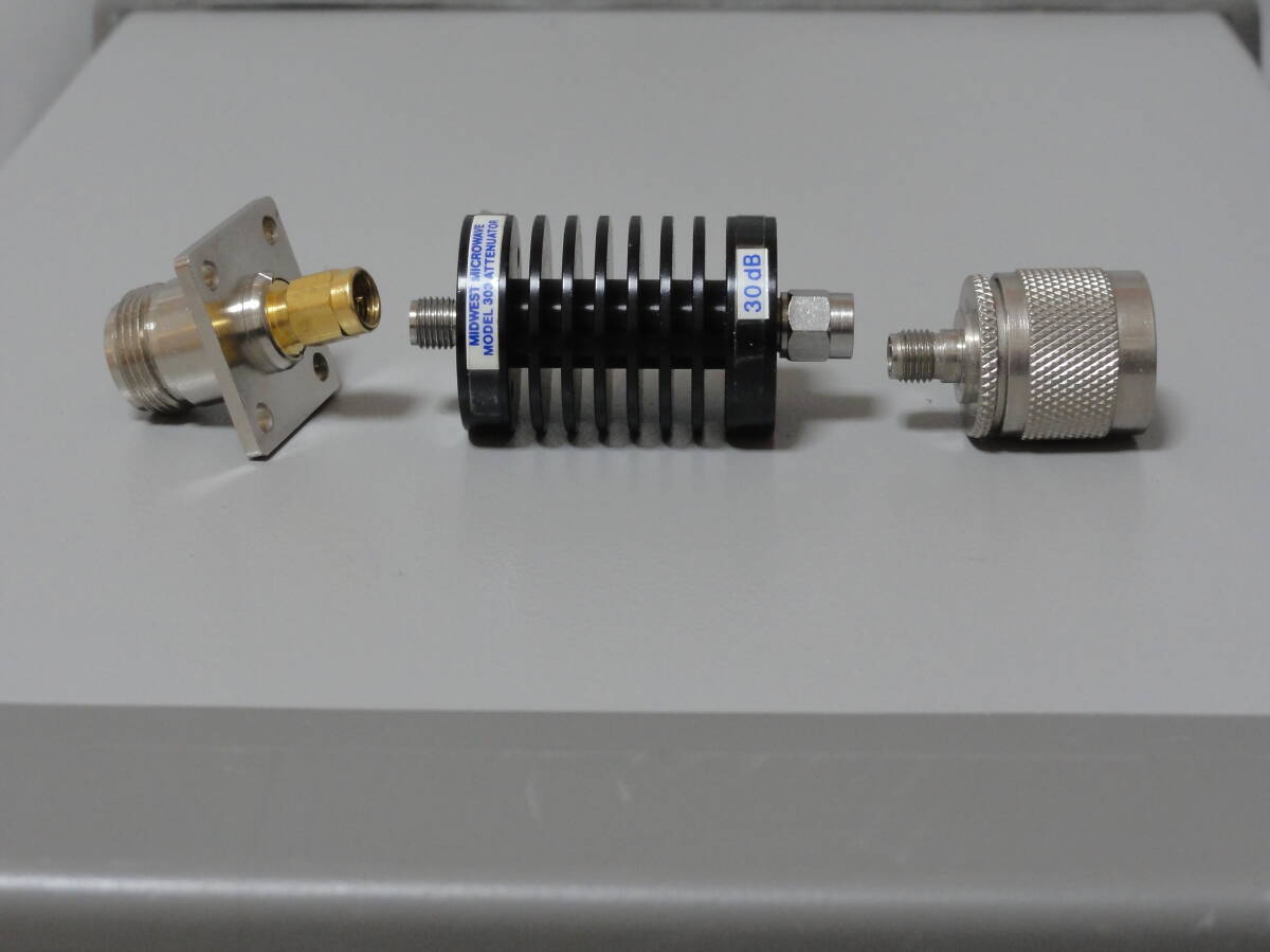 Agilent E4418B Power Meter with E9301B Power Sensor and Attenuator Set [x1247458726]
