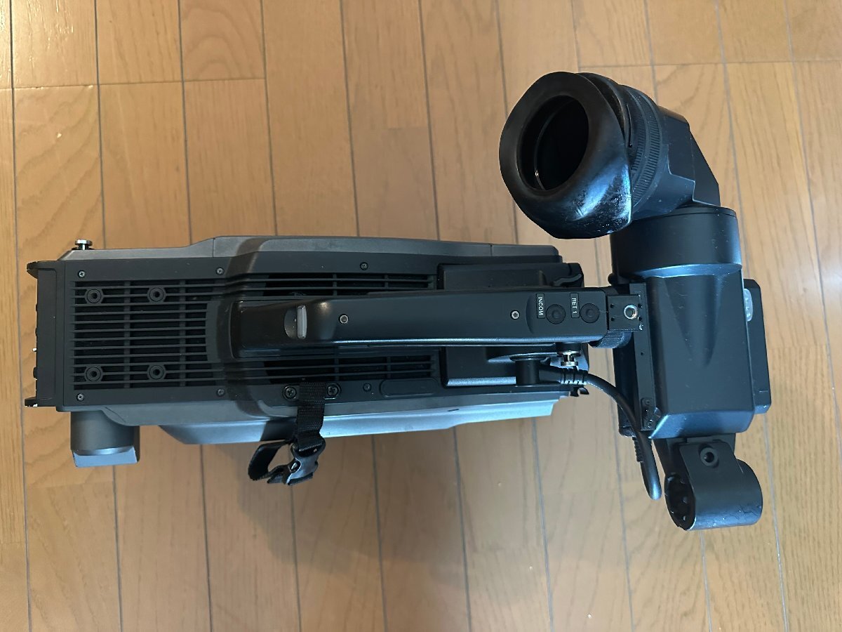 Sony HXC-100 HD Camera with HDVF-200 Viewfinder [o1247826860]