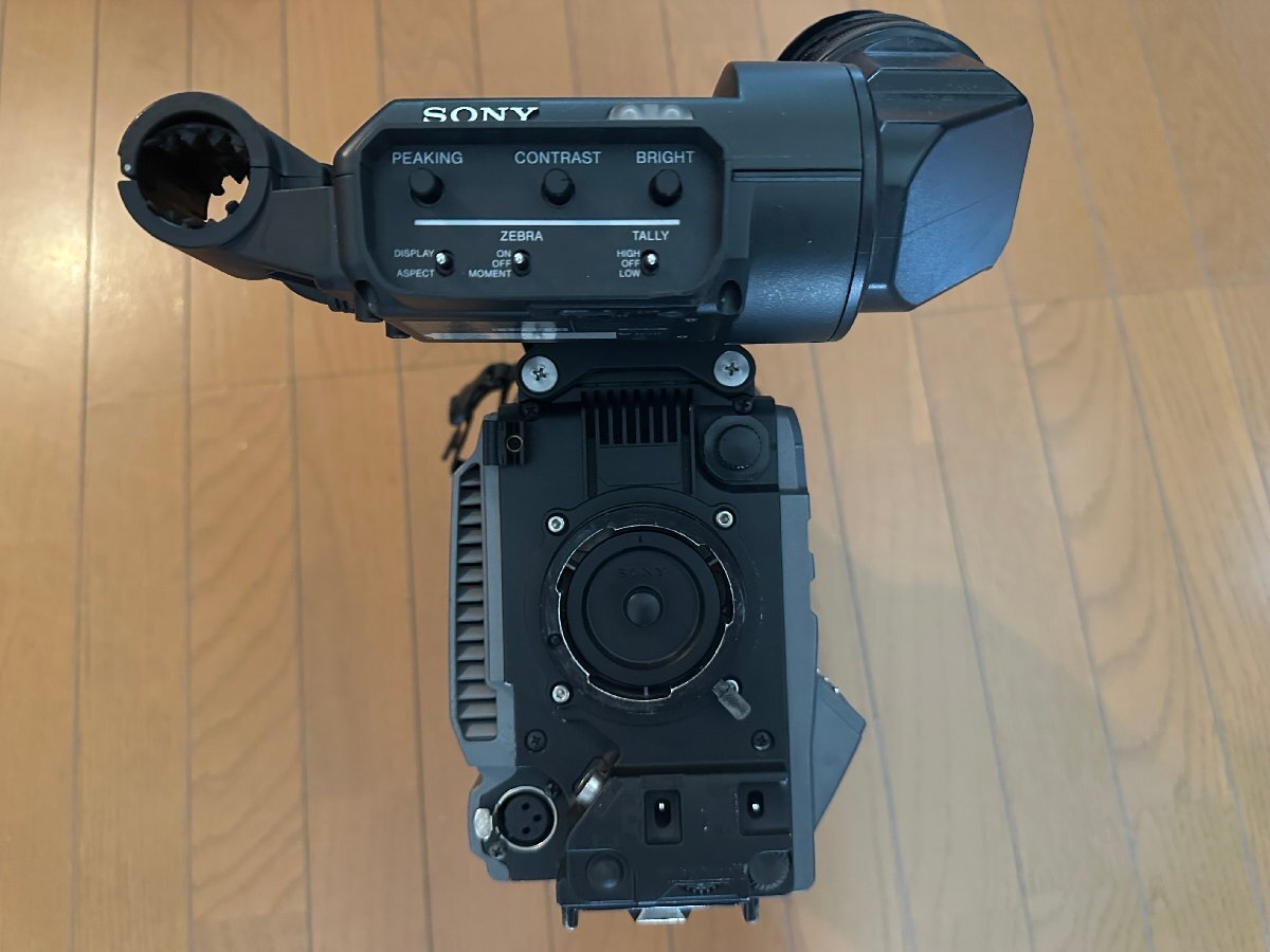 Sony HXC-100 HD Camera with HDVF-200 Viewfinder [o1247826860]