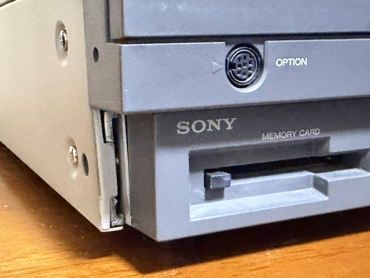 SONY BVM-20F1J Color Video Monitor with BKM-27T BKM-10R [l1247705285]