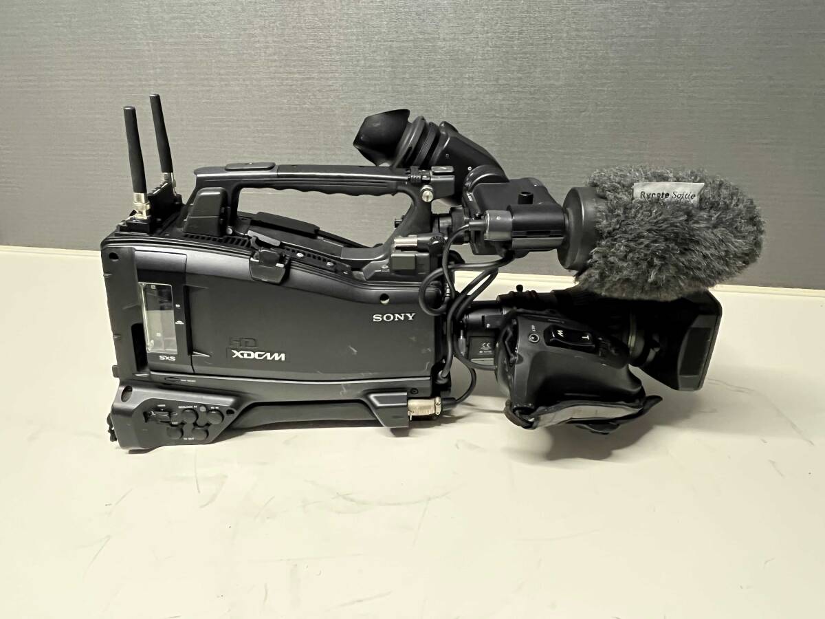 SONY PXW-X500 Camcorder with CANON HJ17ex7.6B IRSE Lens and SONY URX-S03D Receiver [m1247925377]