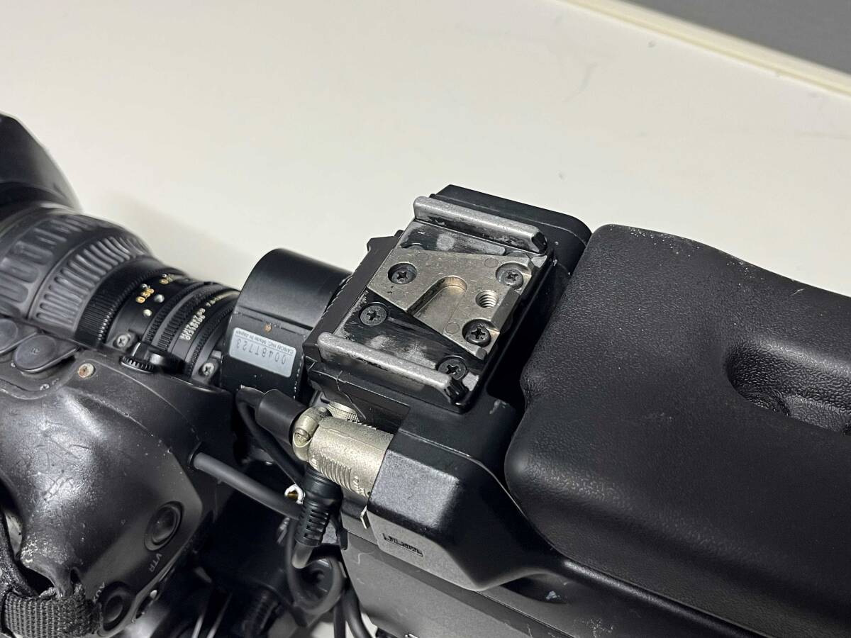 SONY PXW-X500 Camcorder with CANON HJ17ex7.6B IRSE Lens and SONY URX-S03D Receiver [m1247925377]