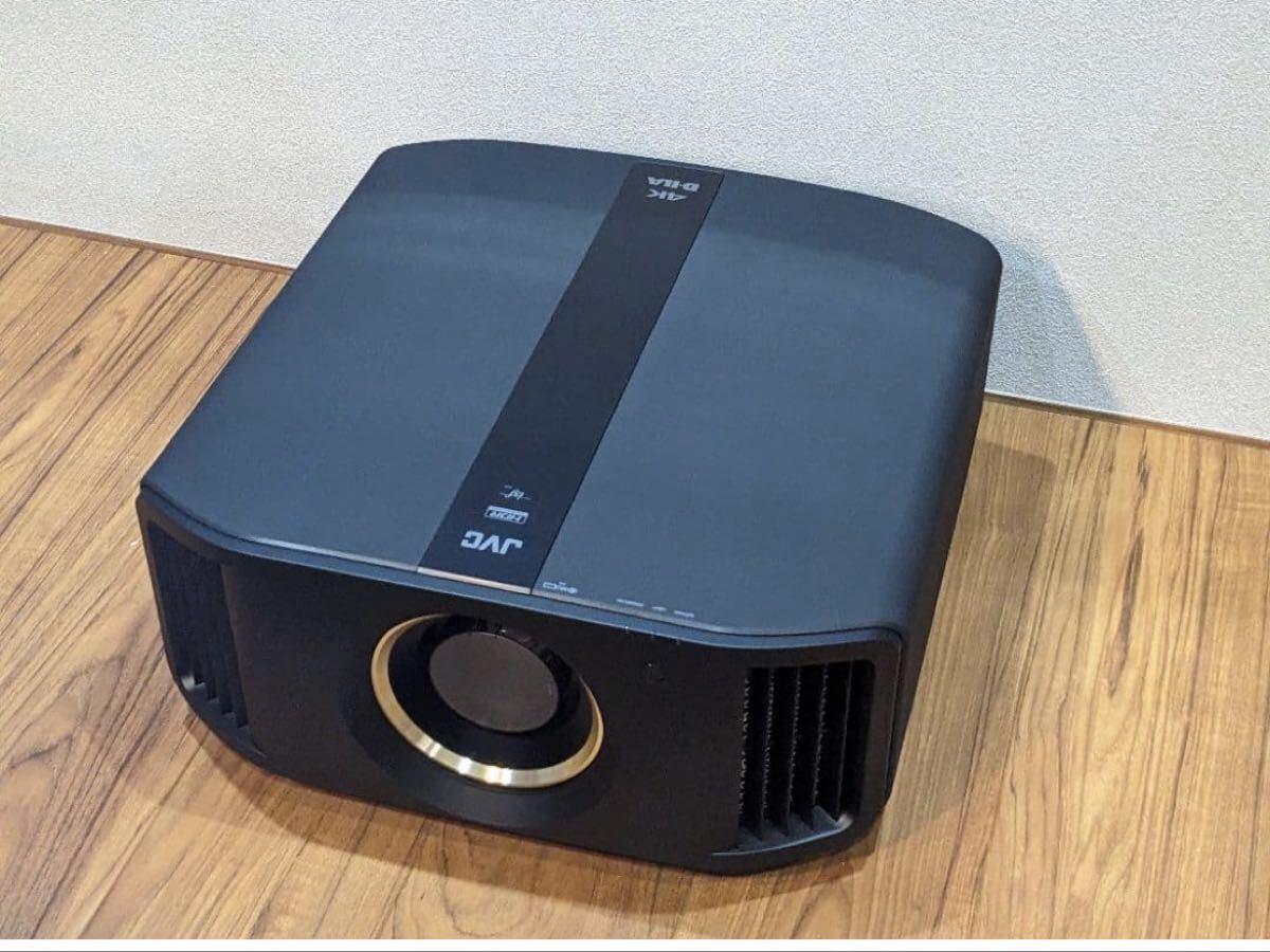 JVC DLA-V5 Projector [f1248046738]