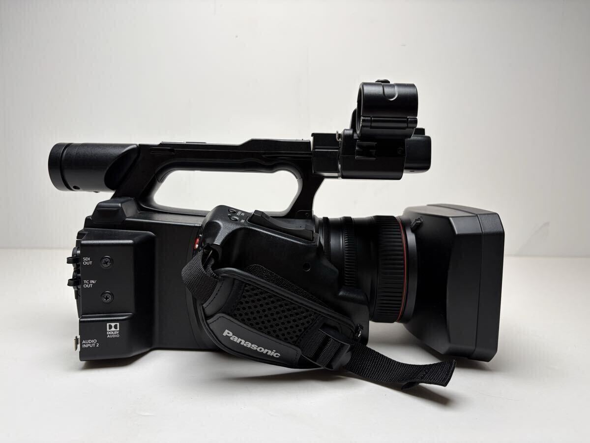 Panasonic AG-CX350 4K Video Camera with 4 Genuine Batteries [s1248237171]