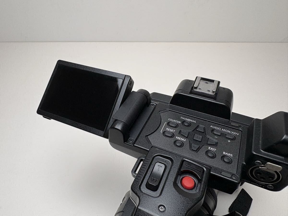 Panasonic AG-CX350 4K Video Camera with 4 Genuine Batteries [s1248237171]