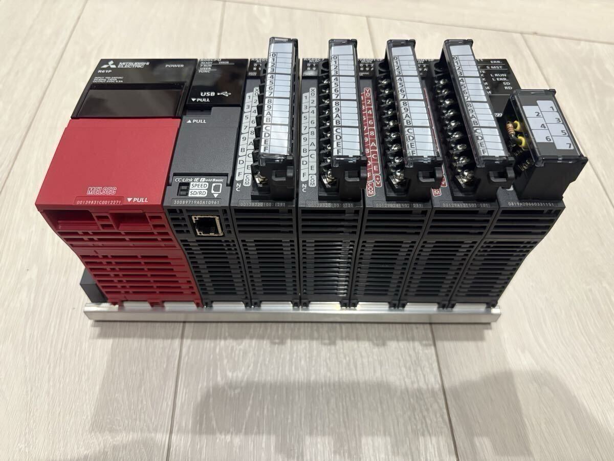 Mitsubishi Electric MELSEC iQ-R R00CPU R61P RX40C7 RY40NT5P RJ61BT11 R35B Set [q1248629365]