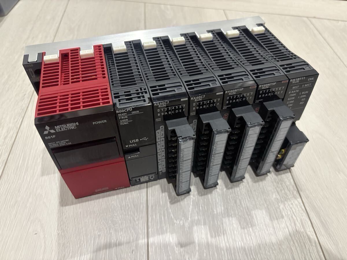 Mitsubishi Electric MELSEC iQ-R R00CPU R61P RX40C7 RY40NT5P RJ61BT11 R35B Set [q1248629365]