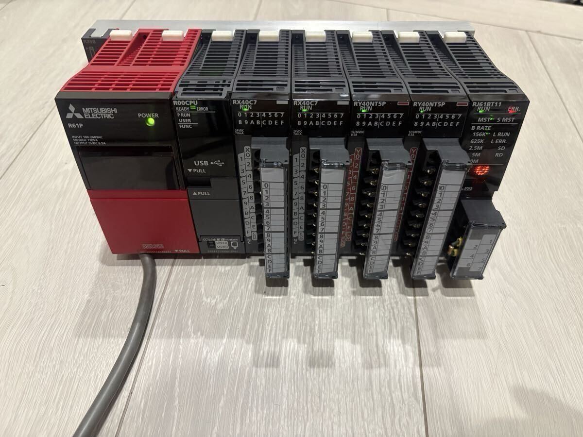 Mitsubishi Electric MELSEC iQ-R R00CPU R61P RX40C7 RY40NT5P RJ61BT11 R35B Set [q1248629365]