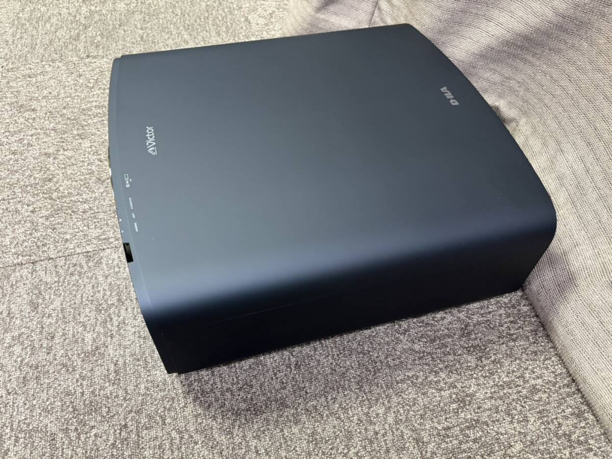 Victor DLA-Z5 Projector [v1248958408]