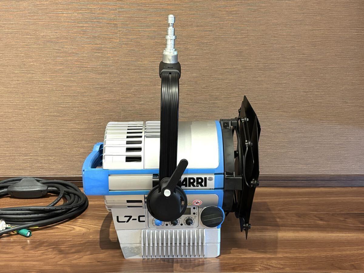 ARRI L7-C LED Fresnel Spotlight [p1249304037]