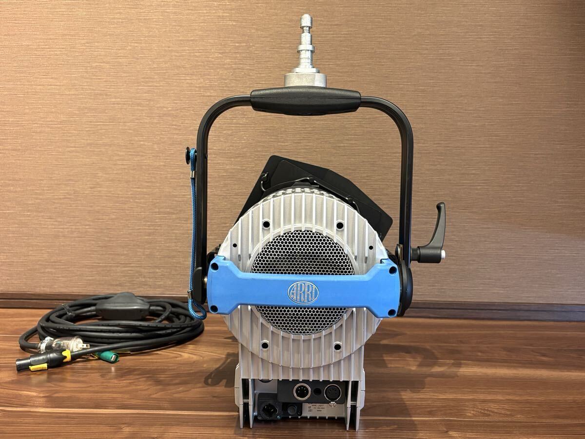 ARRI L7-C LED Fresnel Spotlight [p1249304037]