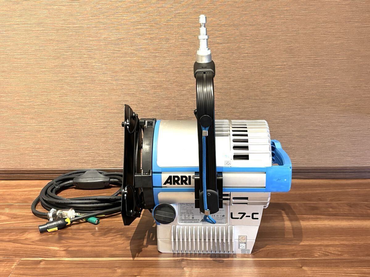 ARRI L7-C LED Fresnel Spotlight [p1249304037]