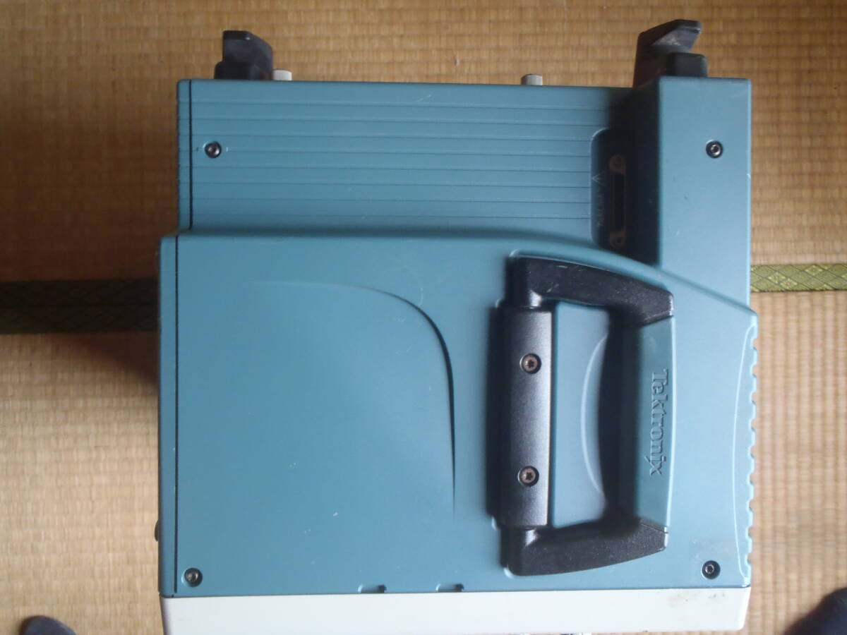 Tektronix DPO7104 Digital Phosphor Oscilloscope 1GHz (for parts or not working) [f1249558176]