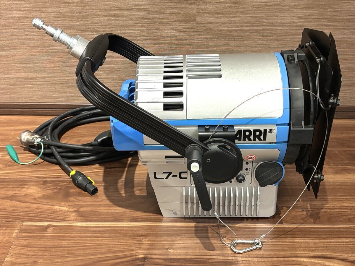 ARRI L7-C LED Fresnel Spotlight [s1249591237]