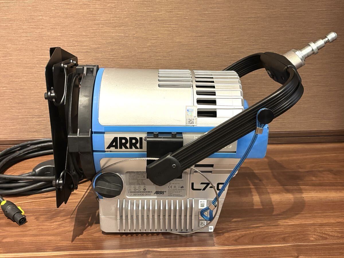 ARRI L7-C LED Fresnel Spotlight [s1249591237]