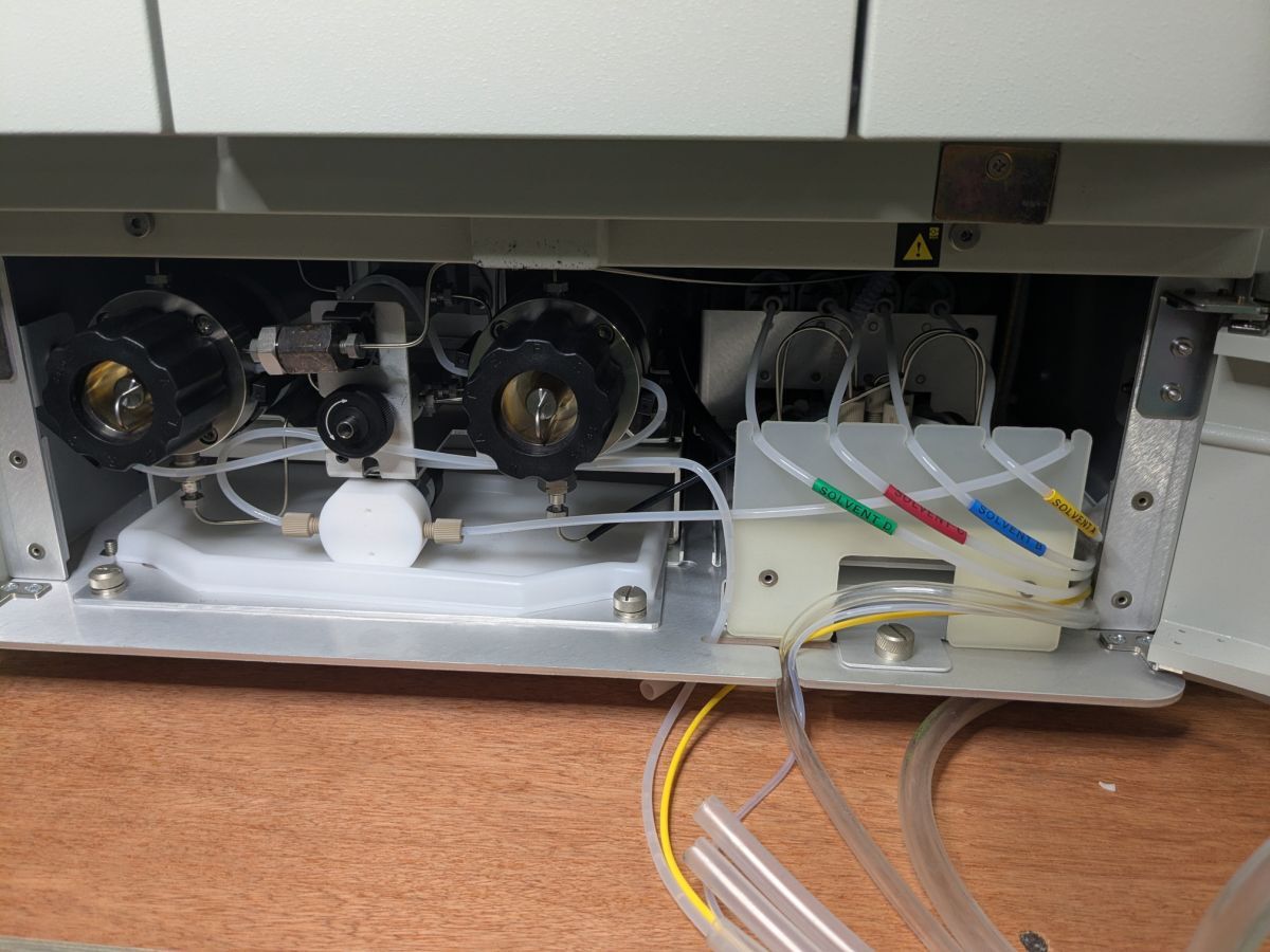Waters e2695 HPLC Separation Module with PDA Detector 2998 [g1249783542]