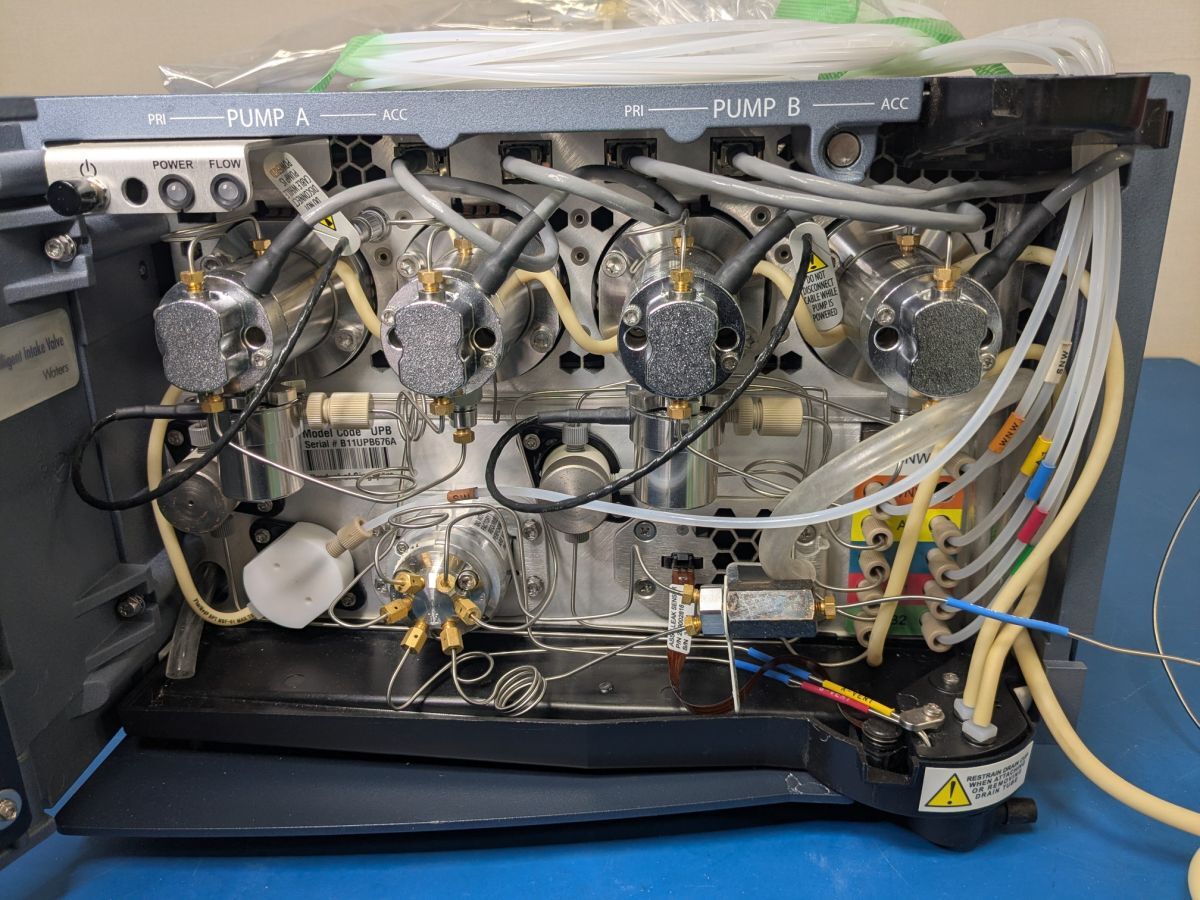 Waters ACQUITY UPLC Binary Solvent Manager 186015001 [c1249789506]