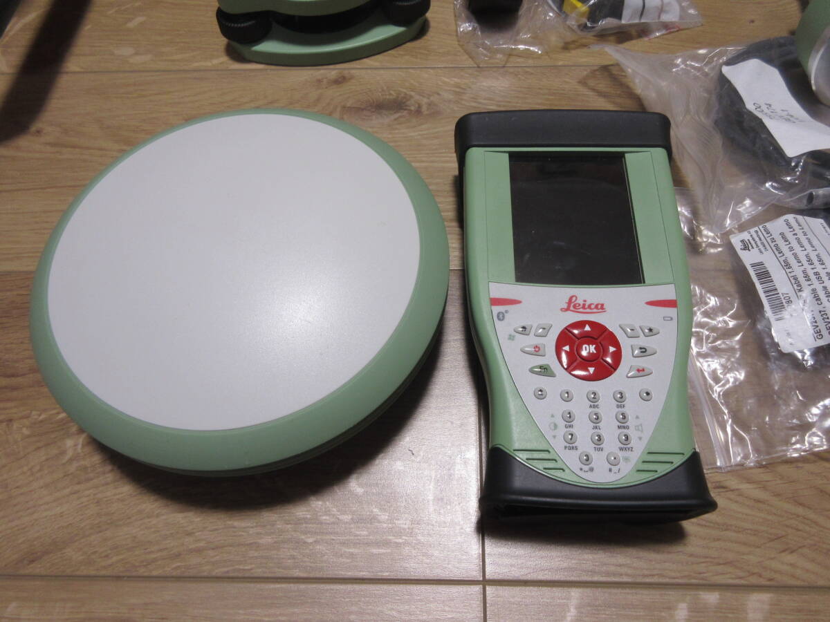 Leica GS08plus Smart Antenna Field Controller CS10 [h1250080620]