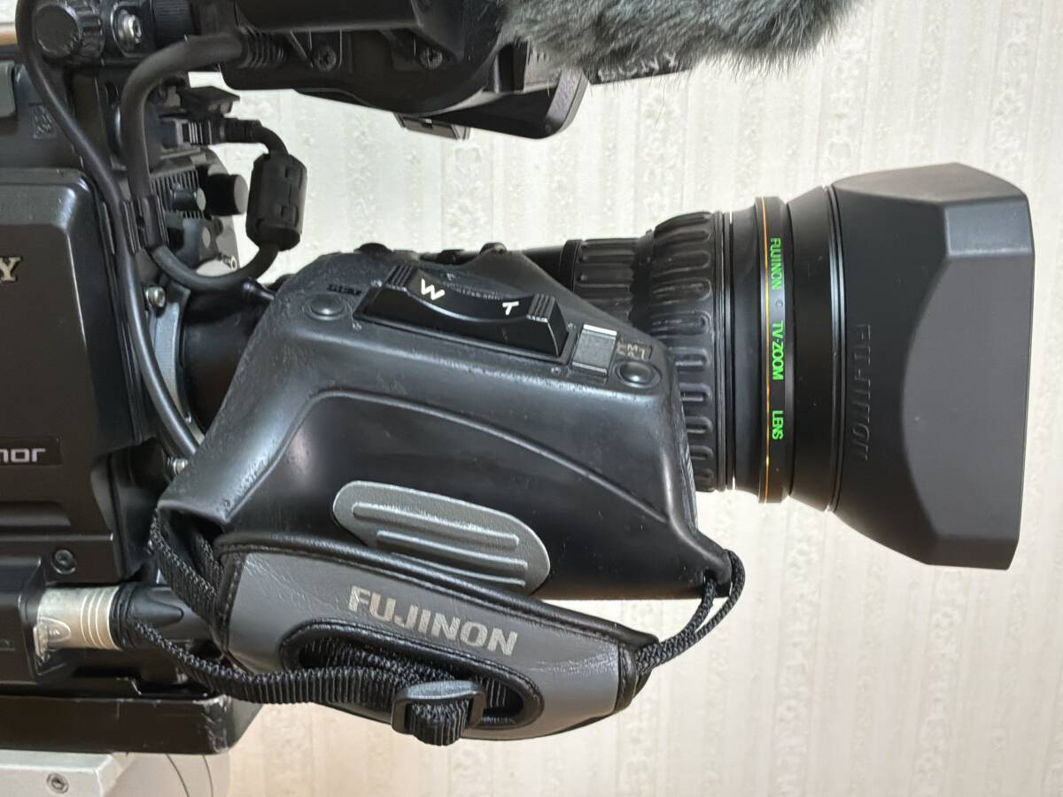Sony PXW-X320 XDCAM Camera with Fujinon XS17×5.5BRM-M38 Lens [o1250106144]