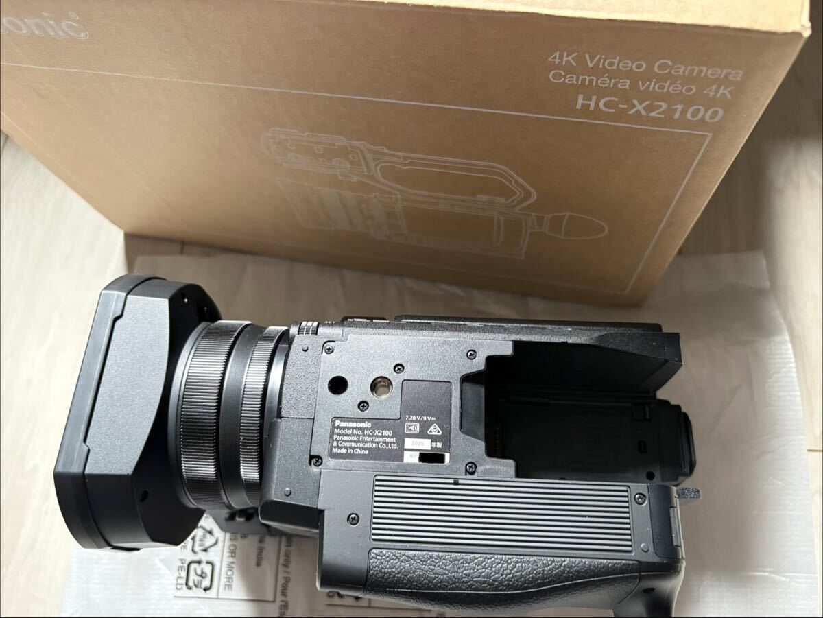 Panasonic HC-X2100 4K Professional Video Camera [g1226711117]