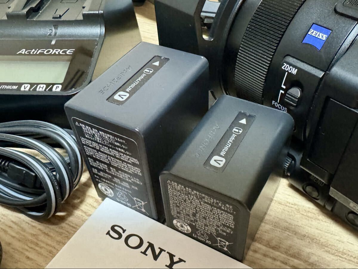 Sony PXW-Z90 4K HDR XDCAM Memory Camcorder with Dual Charger and 2 Batteries [u1242756481]