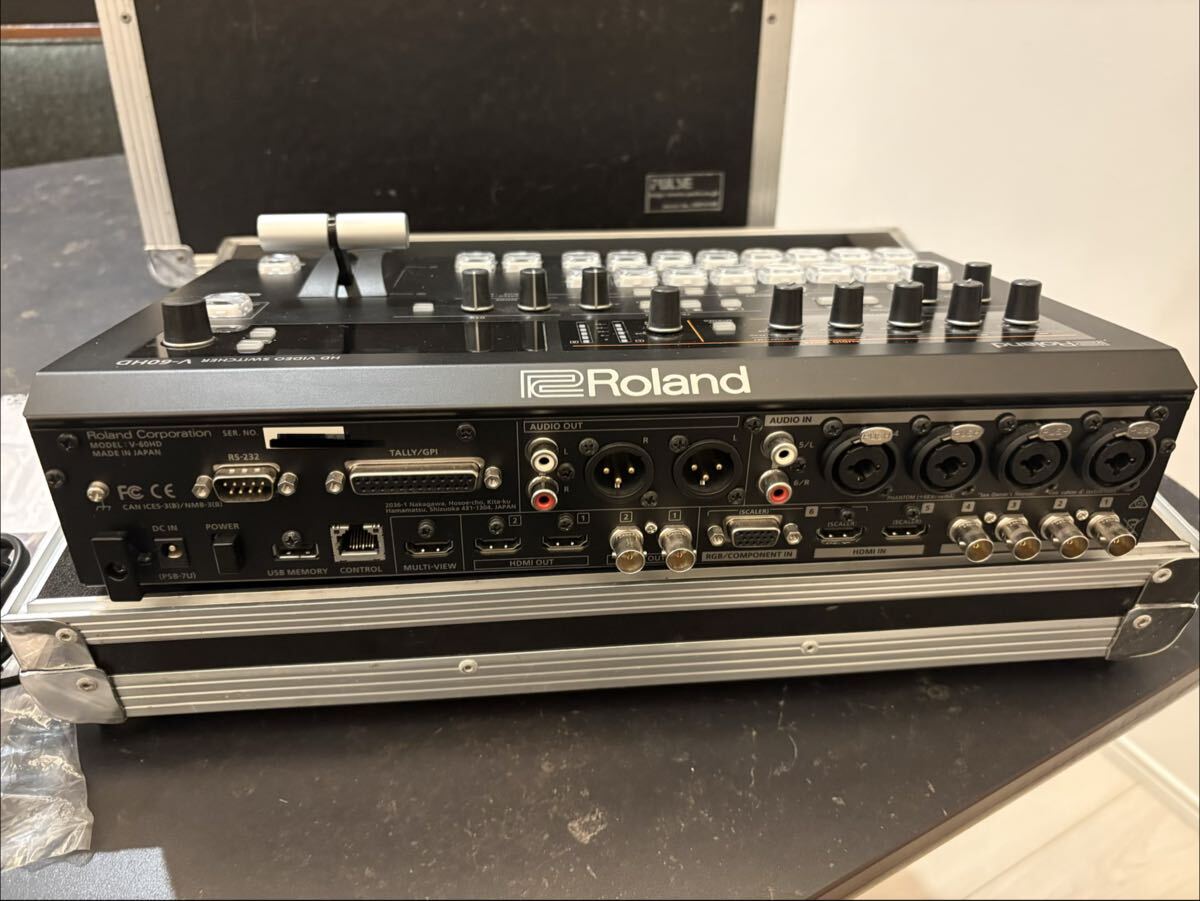 Roland V-60HD Video Switcher with Hard Case [t1245762863]
