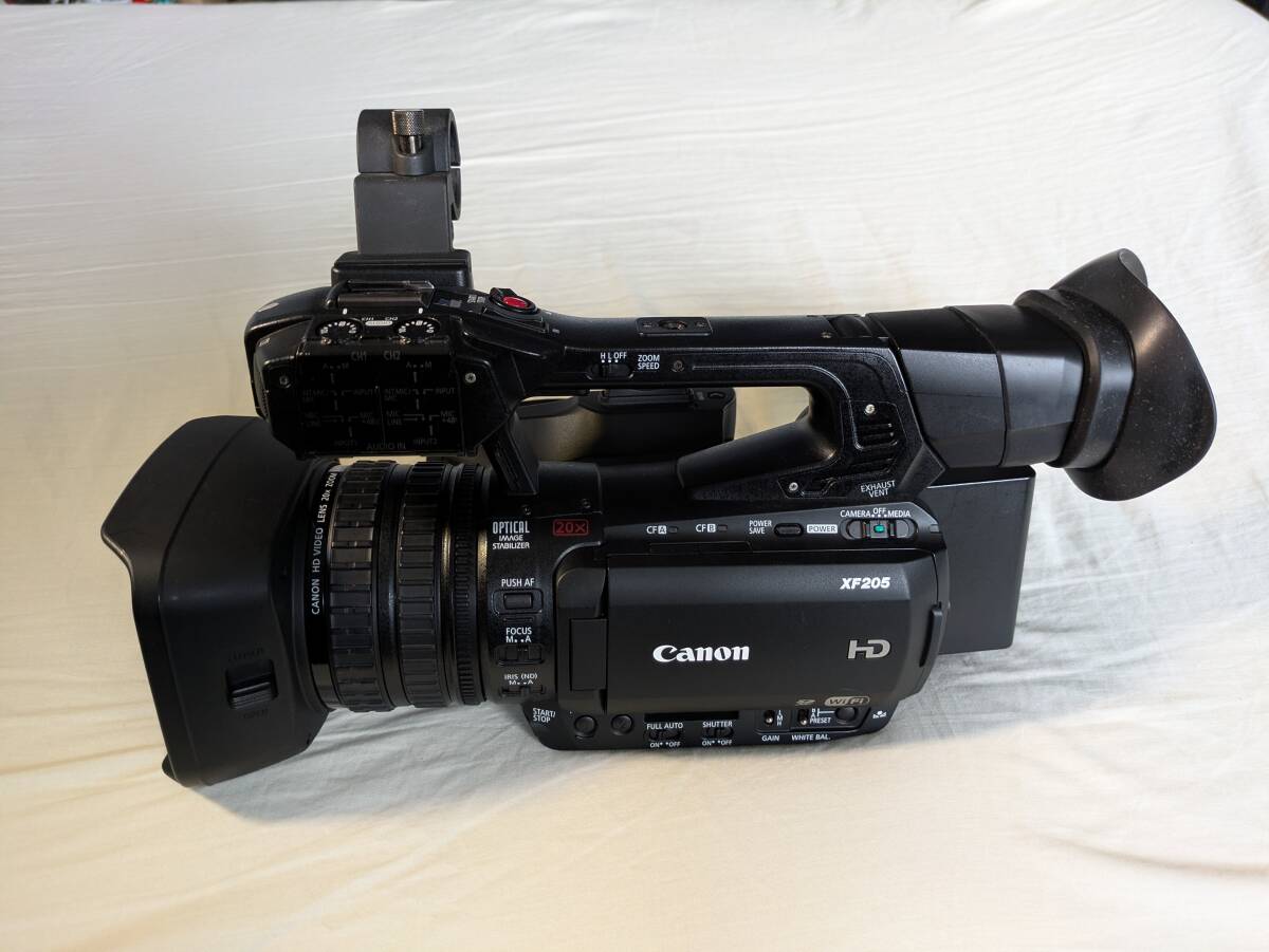 Canon XF205 Professional Video Camera with Accessories [f1248950043]