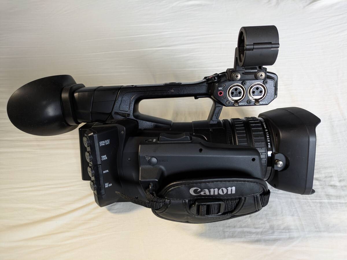 Canon XF205 Professional Video Camera with Accessories [f1248950043]
