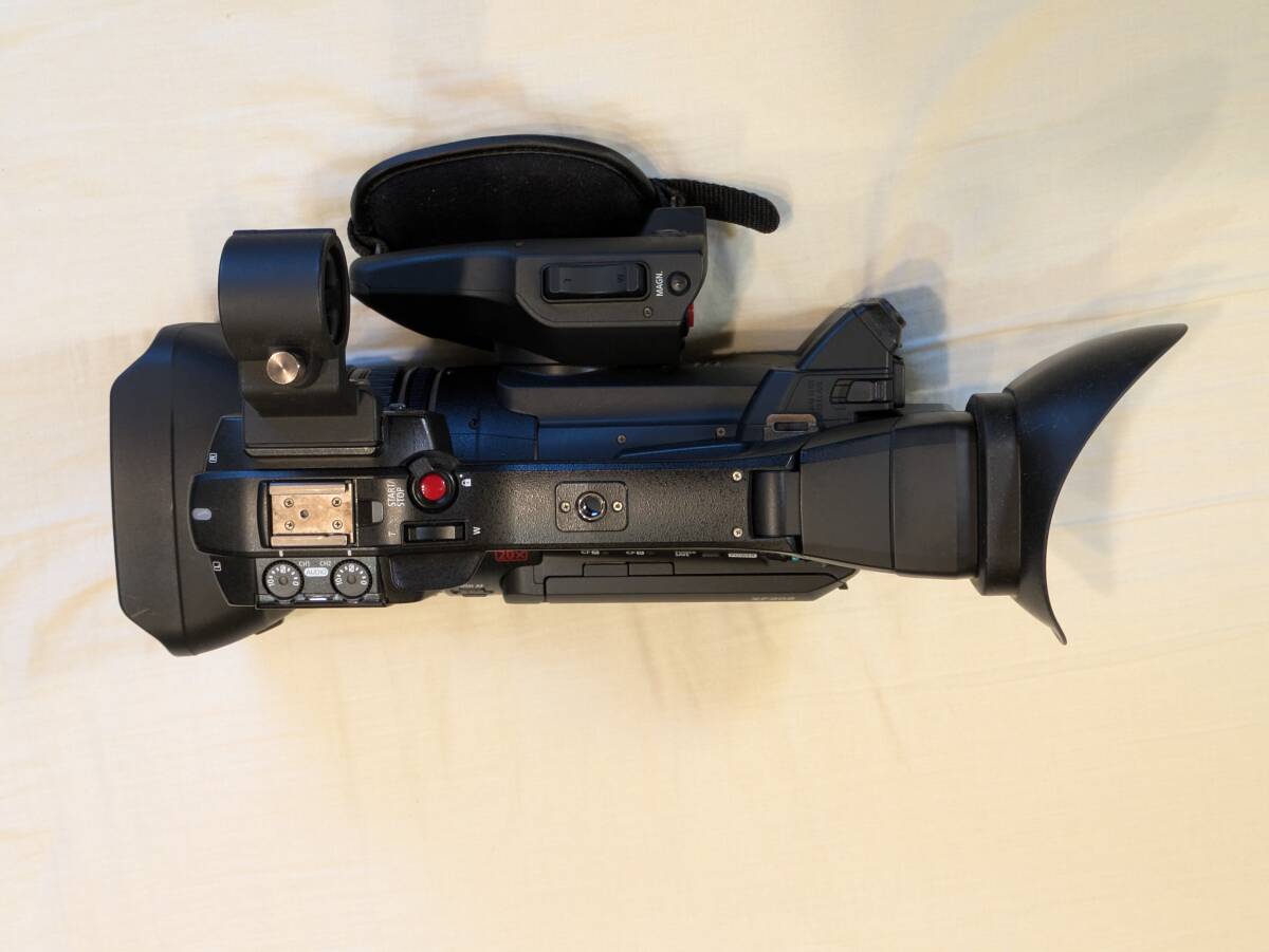 Canon XF205 Professional Video Camera with Accessories [f1248950043]