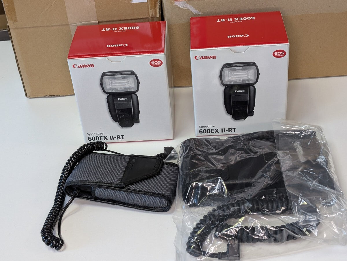 Canon SPEEDLITE 600EX II-RT Flash Set of 2 Units with Battery Packs [1196325080]