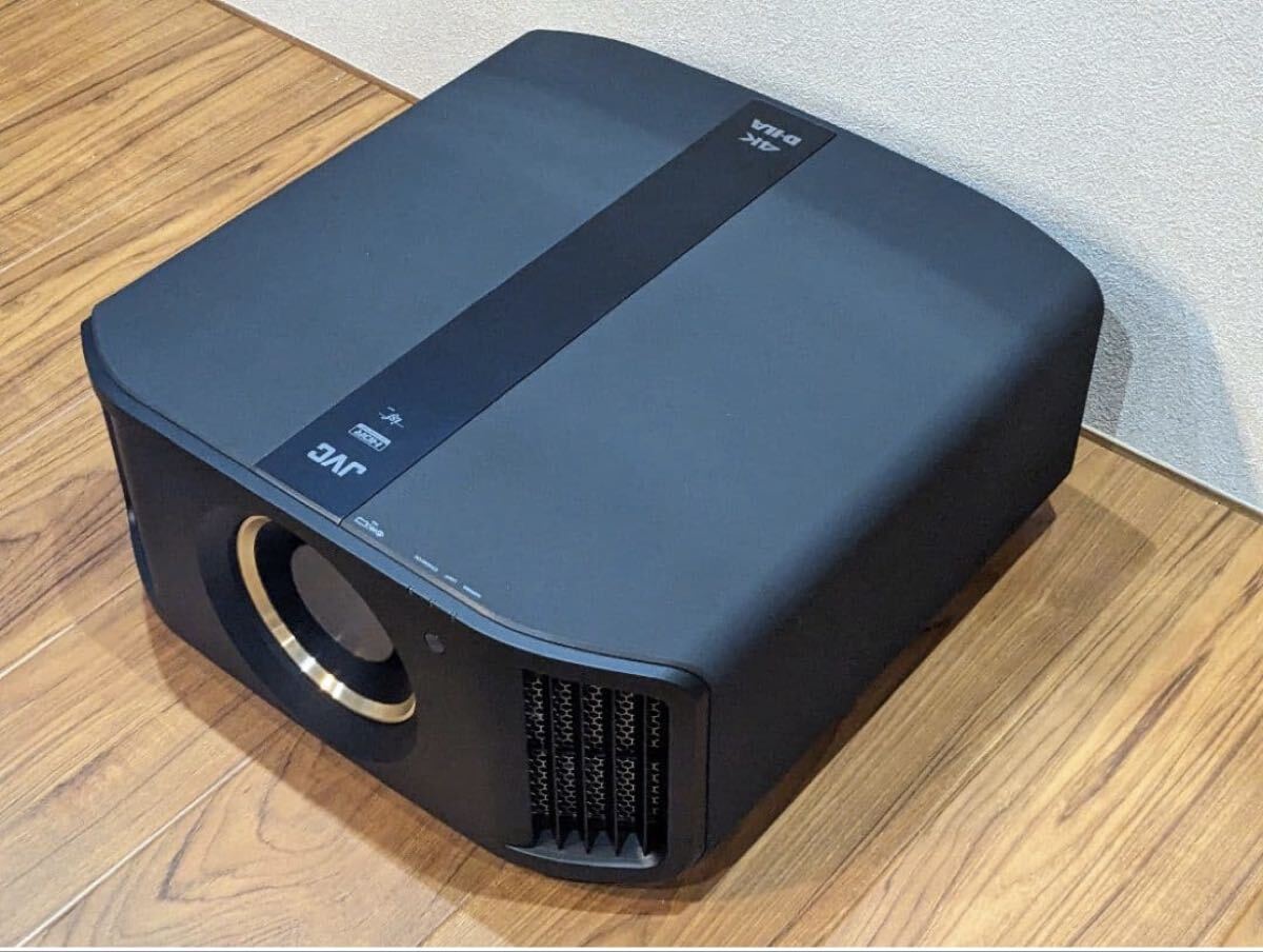 JVC DLA-V5 Projector [f1248046738]