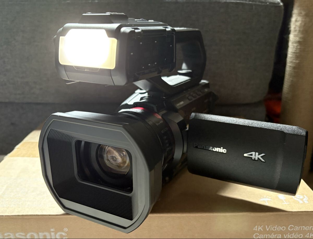 Panasonic HC-X2100 4K Professional Video Camera [g1226711117]