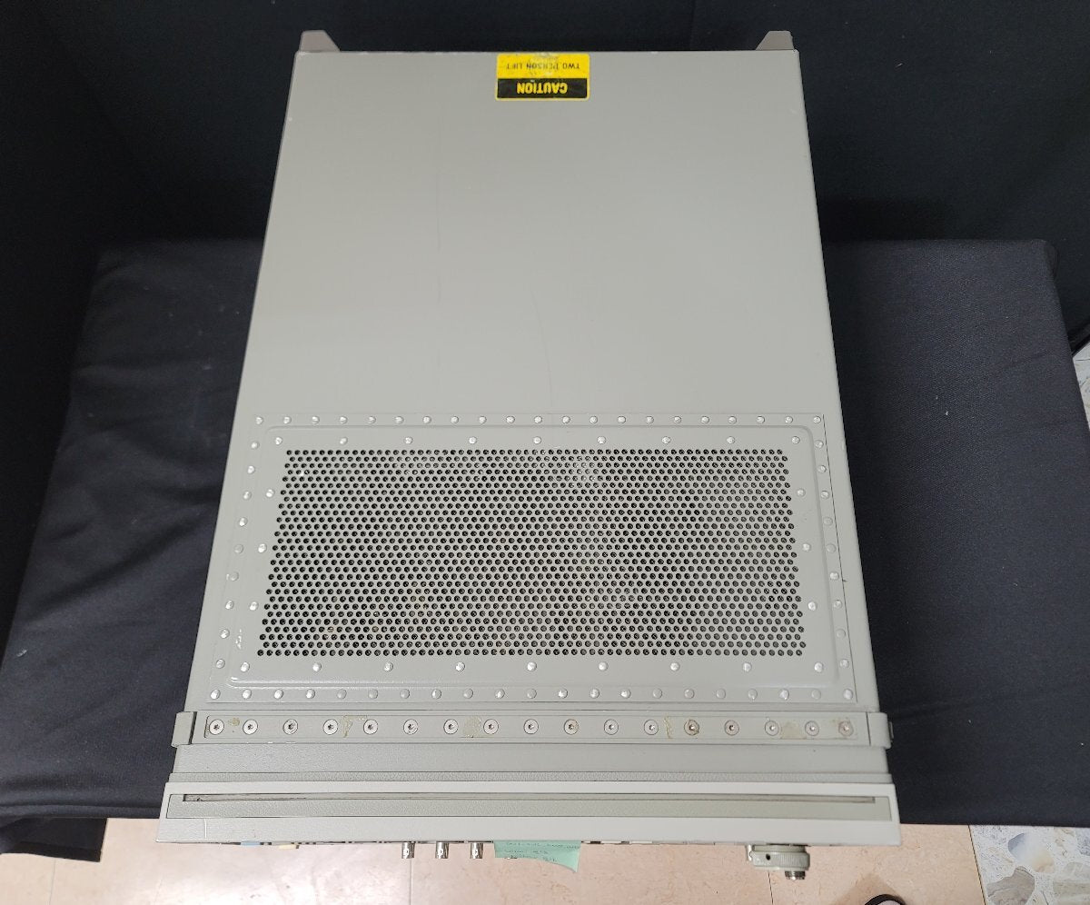 HP 8664A Synthesized Signal Generator 100kHz-3GHz [e1203467048]