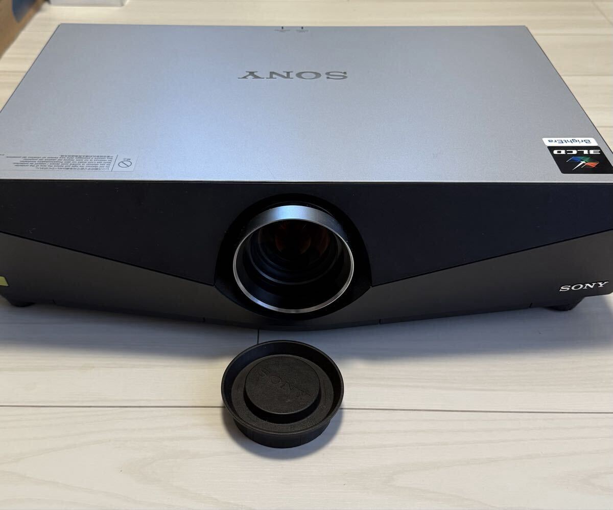 Sony VPL-FE40 Data Projector 4000lm SXGA+ 3LCD HDMI with Remote [d1242000496]