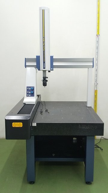 Mitutoyo Crysta Plus M574 Coordinate Measuring Machine [q1219531070]