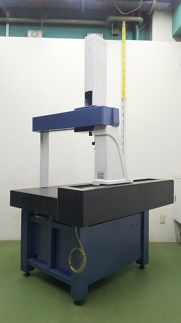 Mitutoyo Crysta Plus M574 Coordinate Measuring Machine [q1219531070]