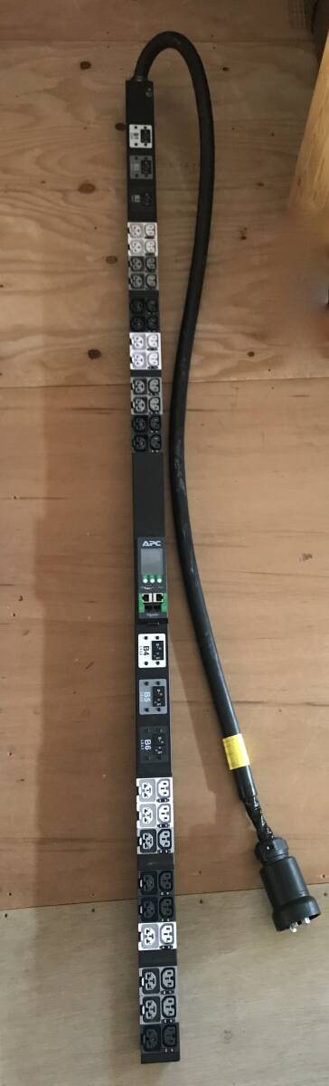 APC APDU10452SM NetShelter Rack PDU Unit Switched Plus [x1220057904]