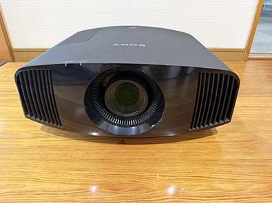 SONY VPL-VW245 Video Projector [n1217804050]