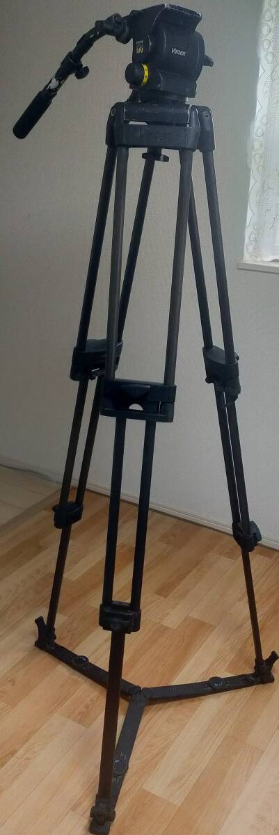 Vinten Vision100 Tripod Head with Carbon Fiber Tripod and Ground Spreader [w1239495877]