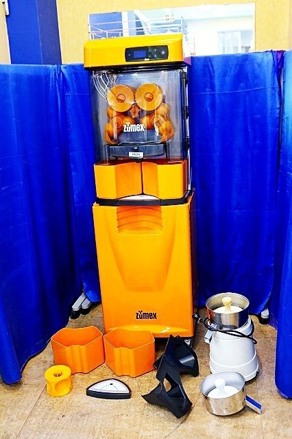Zumex Versatile Pro+ Orange Juicer with Stand [f1248332519]