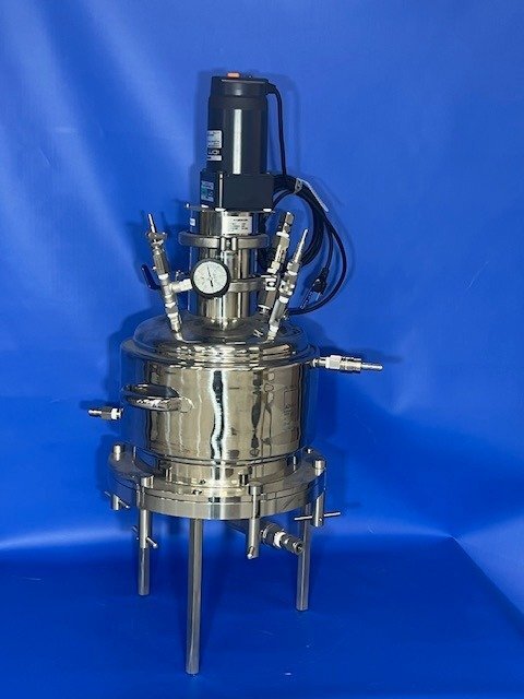 Advantech KST-293-10-UH-JA-S/AG-02-40W Pressurized Filter [c1182679793]