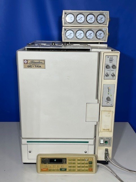 Shimadzu GC-14A Gas Chromatograph [q1195923832]