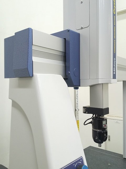 Mitutoyo Crysta Plus M574 Coordinate Measuring Machine [q1219531070]