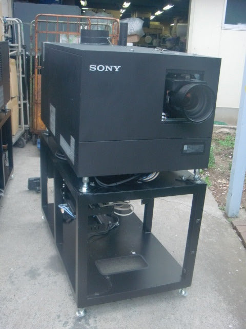 Sony SRX-R320S 4K Digital Cinema Projector with LKRL-Z219 Zoom Lens [e1225551498]