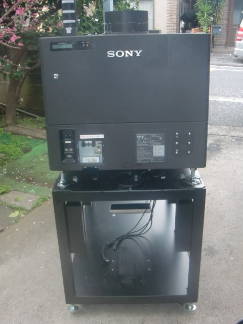 Sony SRX-R320S 4K Digital Cinema Projector with LKRL-Z219 Zoom Lens [e1225551498]
