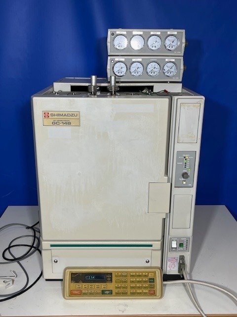 Shimadzu GC-14B Gas Chromatograph with CFC14PM [e1240115920]