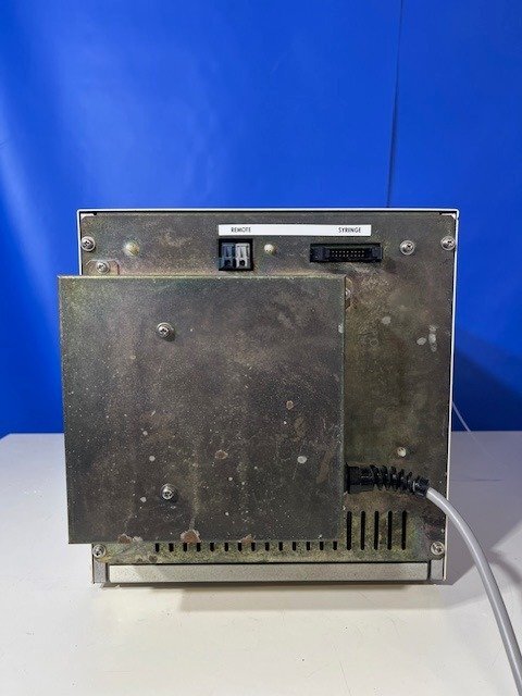 Shimadzu SIL-10A Liquid Chromatograph Autosampler [r1240118431]