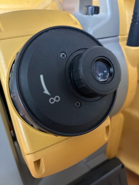 Topcon OS-105 Total Station with Battery and Charger [n1242173907]
