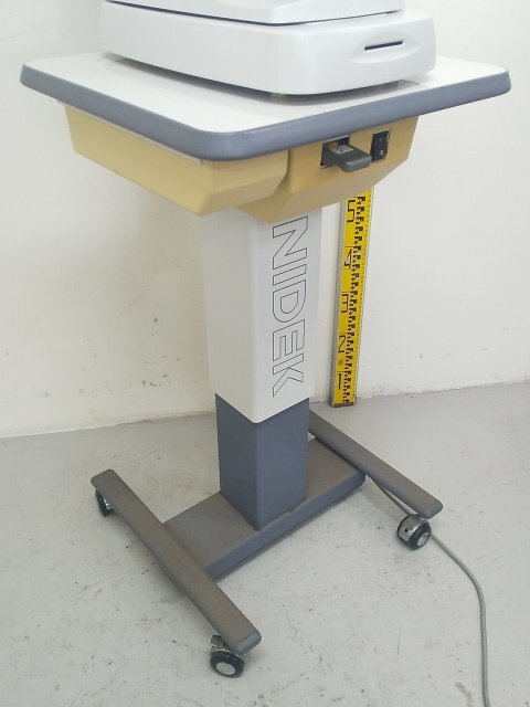 Nidek AR-330A Autorefractor with OT-450 Optical Table [x1244938397]