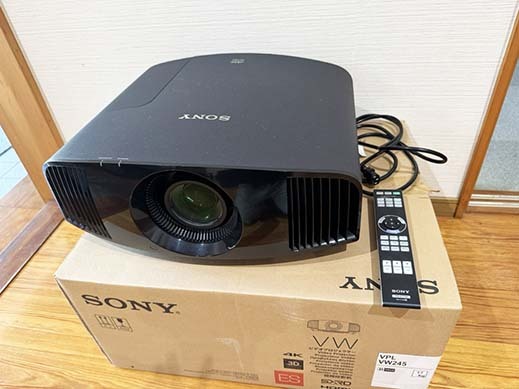 SONY VPL-VW245 Video Projector [n1217804050]